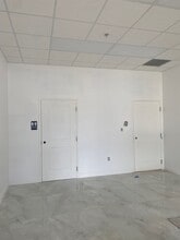 3425 Radio Rd, Naples, FL à louer Photo intérieure- Image 2 de 4