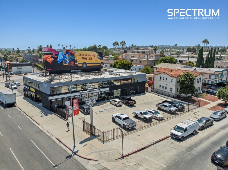1435 S La Cienega Blvd, Los Angeles, CA à louer - Photo du bâtiment - Image 3 de 24