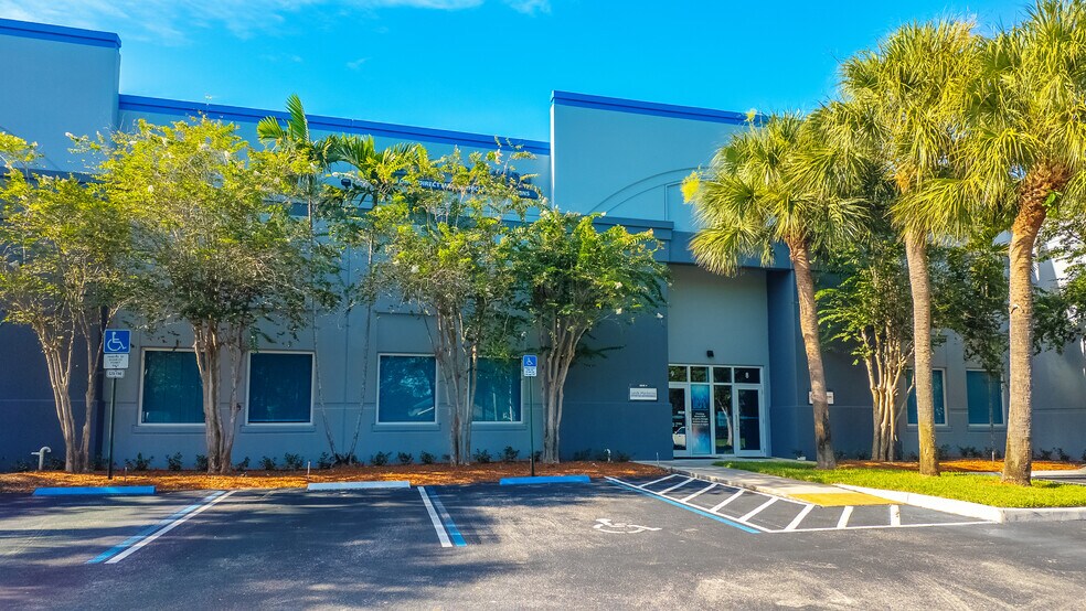 4801 Johnson Rd, Coconut Creek, FL for lease - Building Photo - Image 3 of 7