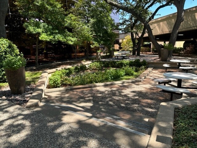 12900 Preston Rd, Dallas, TX à louer - Photo du bâtiment - Image 3 de 5