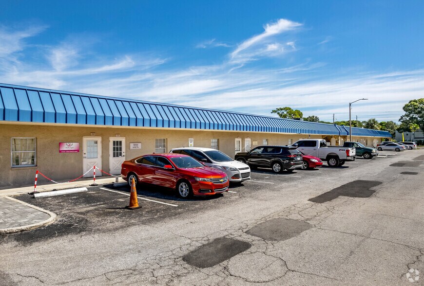 8800 49th St N, Pinellas Park, FL à vendre - Photo du bâtiment - Image 2 de 5