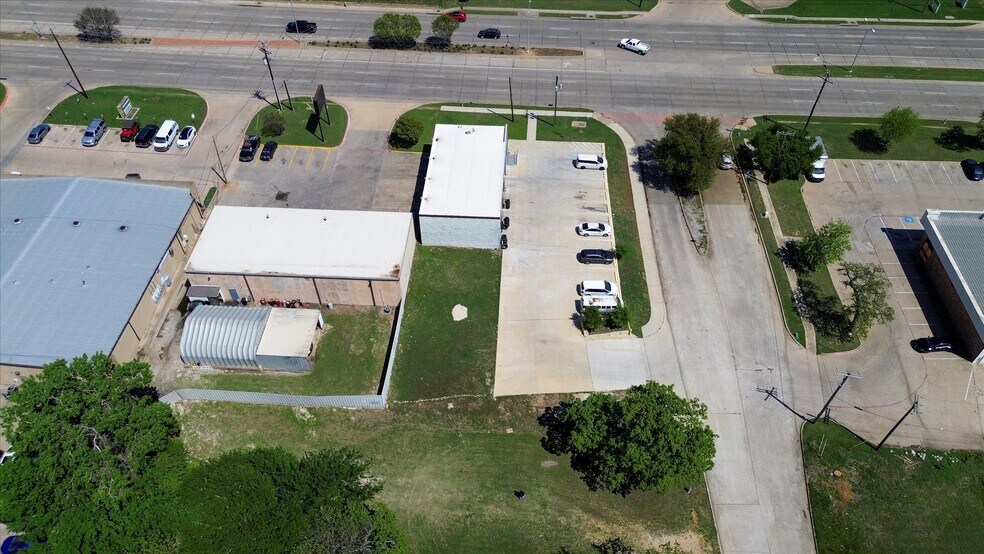 237 S Belt Line Rd, Irving, TX à louer - Photo du bâtiment - Image 2 de 11