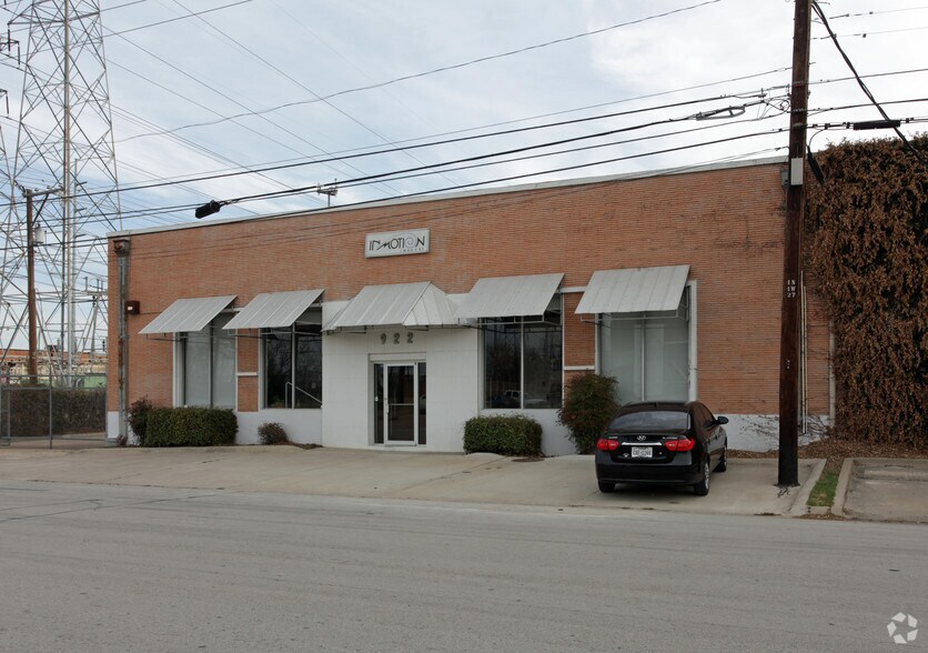 922 Dragon St, Dallas, TX à vendre - Photo du bâtiment - Image 2 de 26