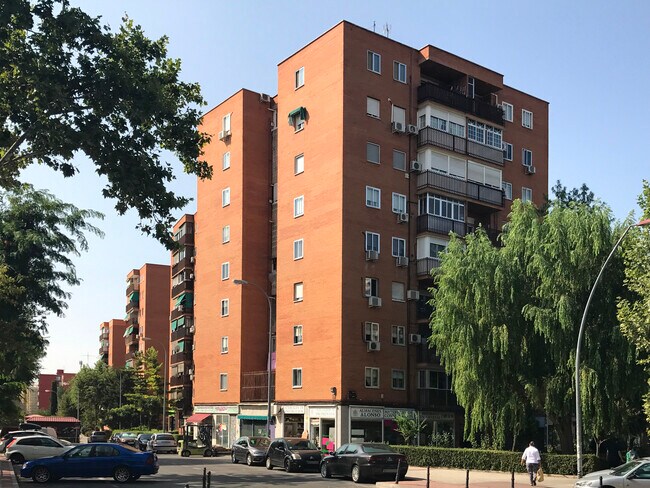 More details for Avenida Provincias, 14, Fuenlabrada - Retail for Lease