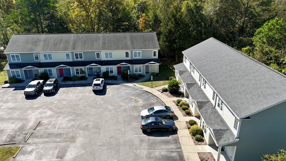 104 Brickyard Ln, Lillington, NC for sale - Building Photo - Image 3 of 8