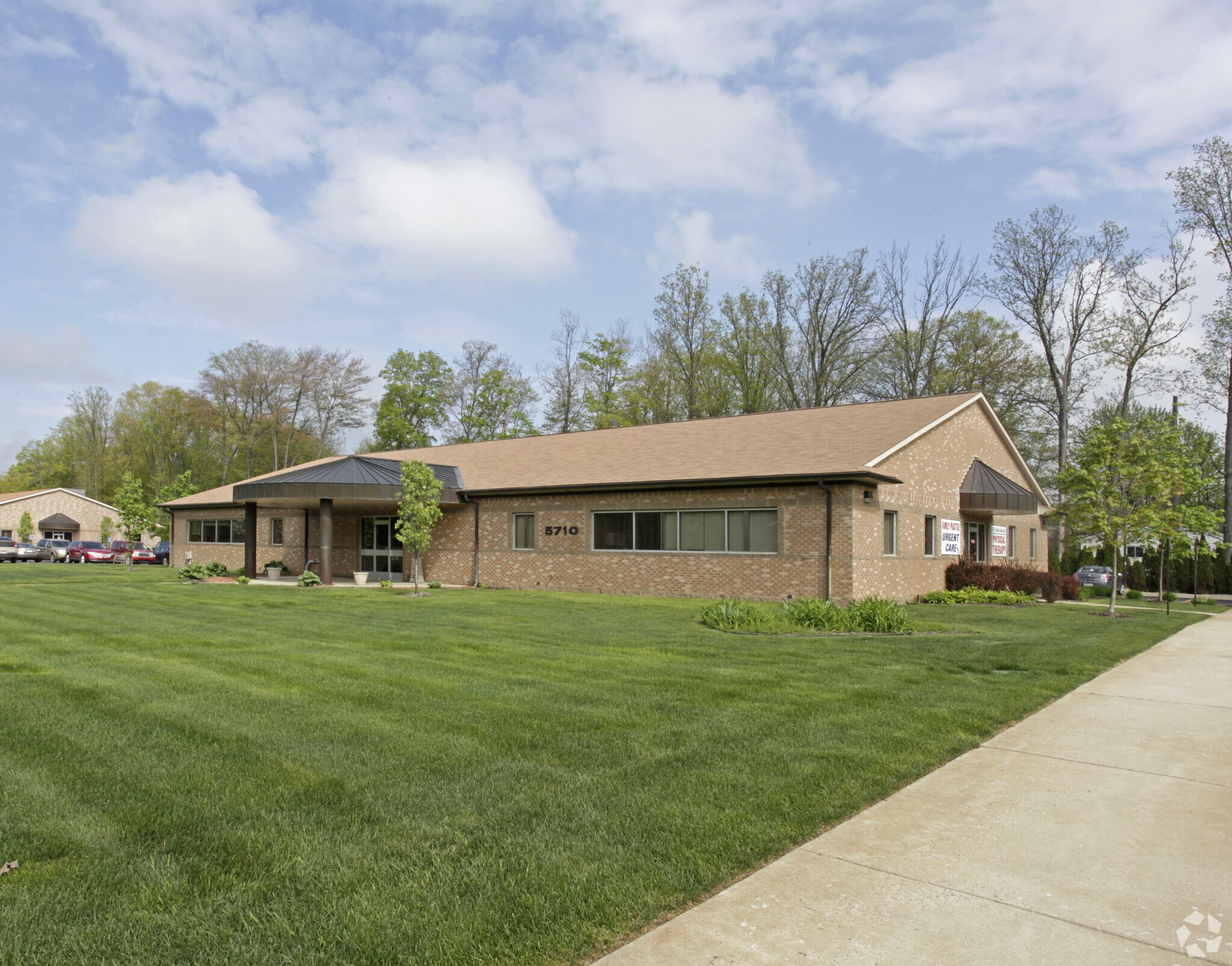 5710 Bella Rose Blvd, Clarkston, MI for lease Primary Photo- Image 1 of 8