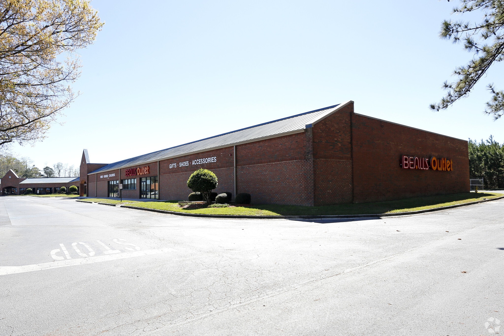 11 Gateway Blvd S, Savannah, GA for lease Building Photo- Image 1 of 12