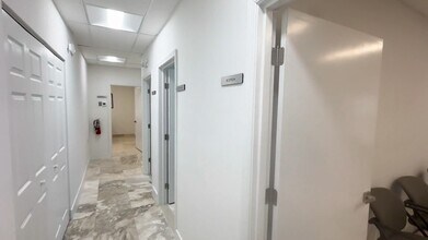 240 W Palmetto Park Rd, Boca Raton, FL for lease - Commercial Listing Video