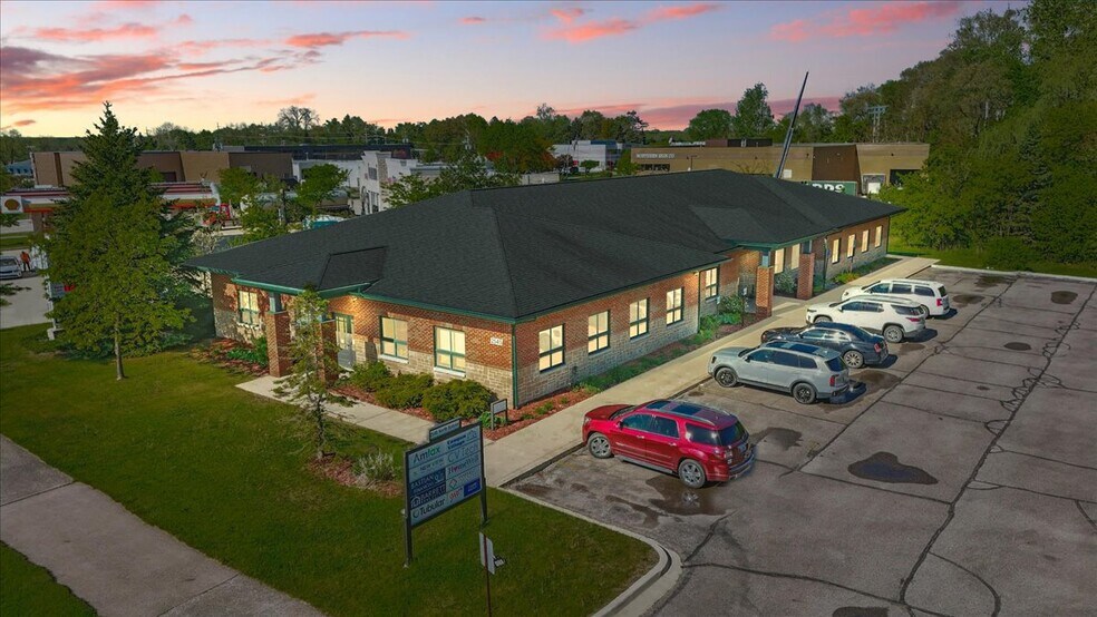2545 N Opdyke Rd, Auburn Hills, MI à vendre - Photo du bâtiment - Image 1 de 41