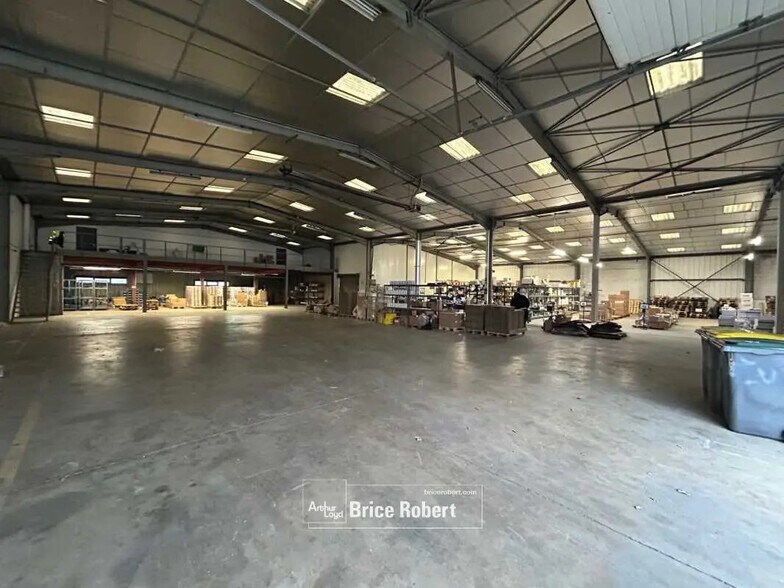 Flex in Civrieux-d'Azergues for sale - Building Photo - Image 2 of 4