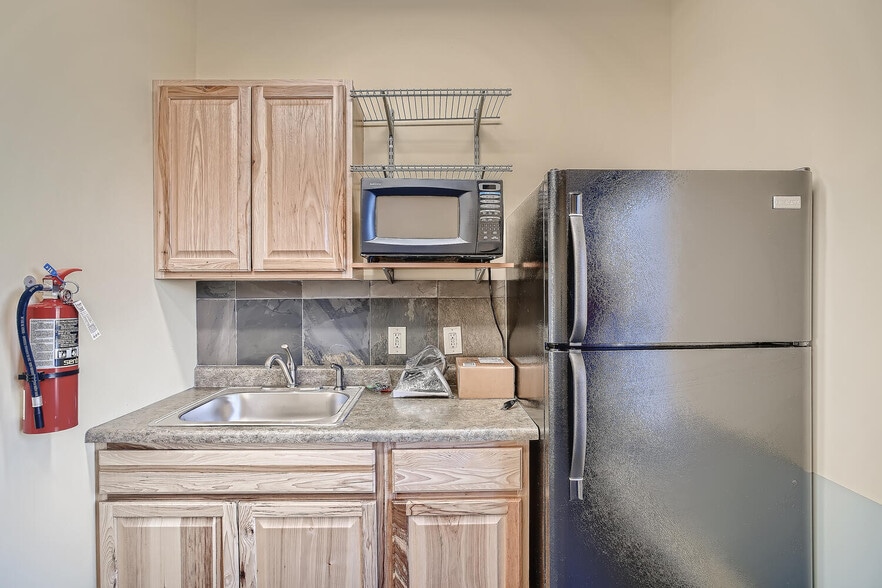 1211 Avery St, Golden, CO for lease - Interior Photo - Image 3 of 35