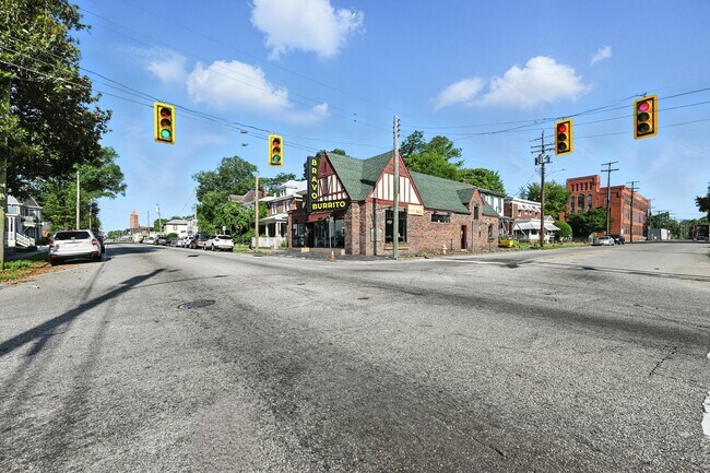 Plus de détails pour 801 W Washington St, Petersburg, VA - Commerce de détail à vendre