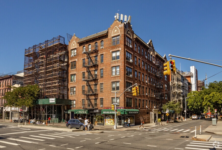 300-302 W 21st St, New York, NY à louer - Photo du bâtiment - Image 1 de 6