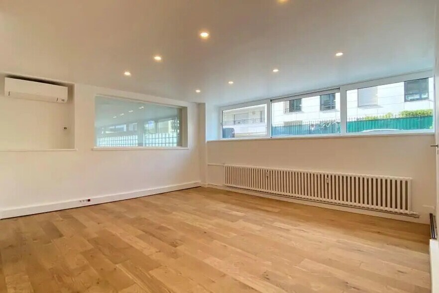 Bureau dans Boulogne-Billancourt à louer - Photo du bâtiment - Image 2 de 11