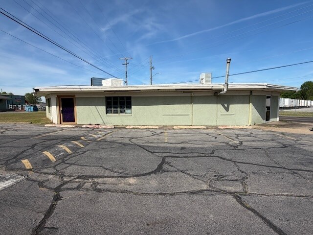 Plus de détails pour 4020 Midland Blvd, Fort Smith, AR - Commerce de détail à louer