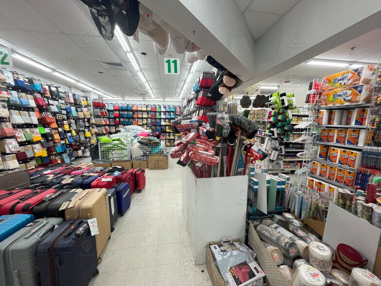 1402-1404 Rockaway Pky, Brooklyn, NY à vendre - Photo intérieure - Image 3 de 11