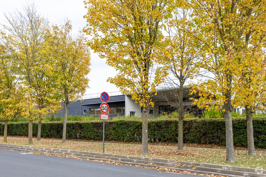 56 Avenue De La Pyramide, Tremblay-en-France for lease - Building Photo - Image 2 of 7