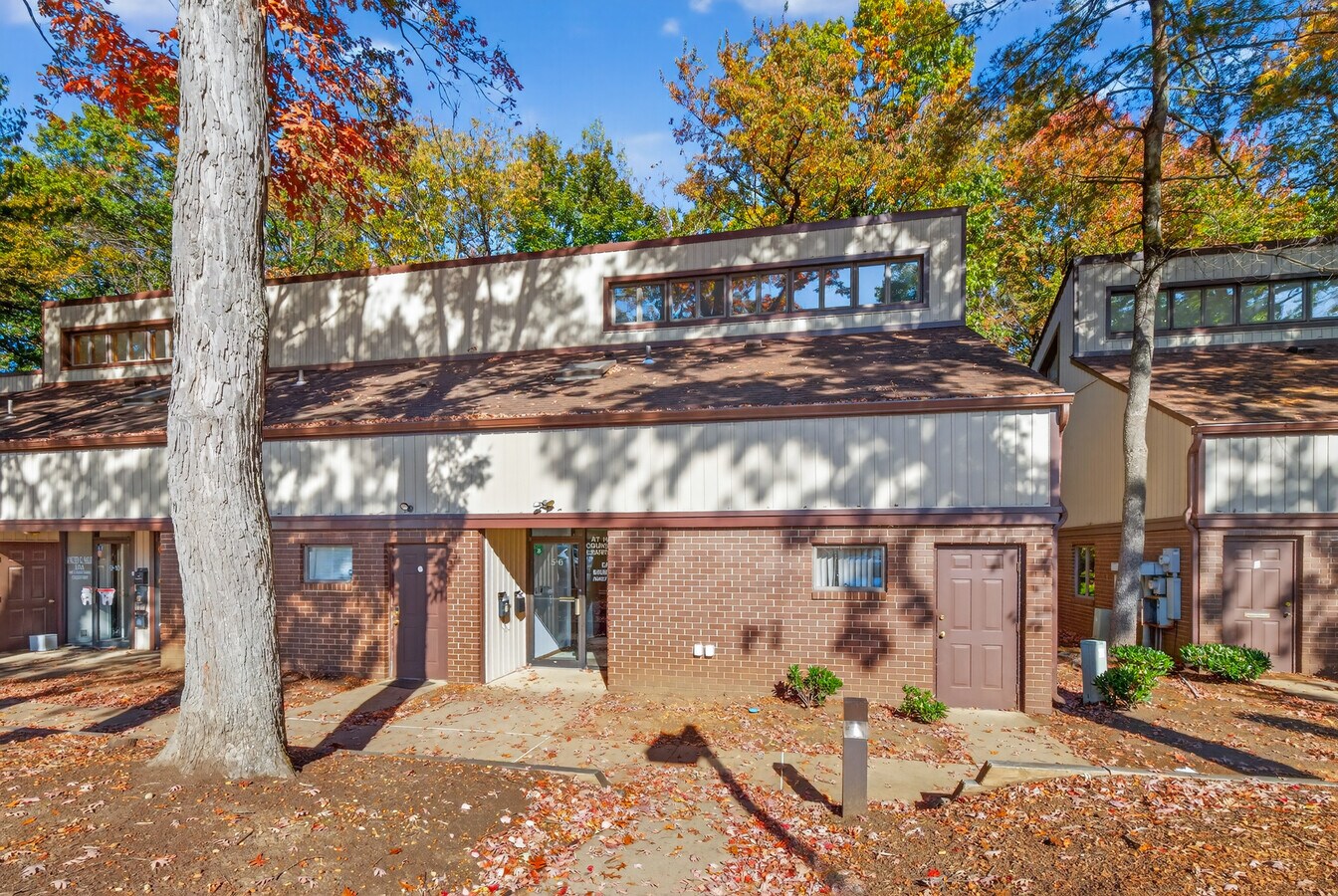 5-10 Brunswick Woods Dr, East Brunswick, NJ 08816 - Unité 6 - - Photo intérieure - Image 1 of 19