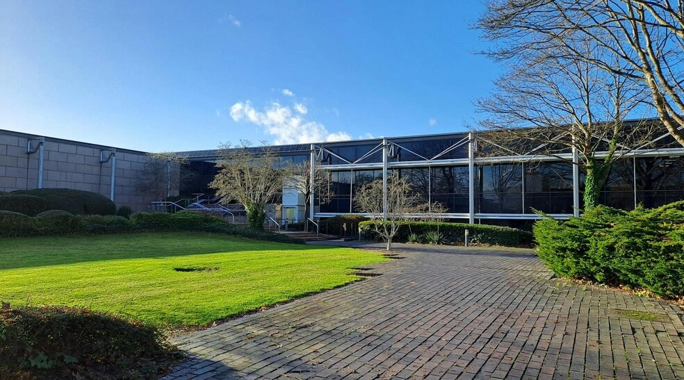 Worthing Rd, Southwater for lease - Building Photo - Image 3 of 7