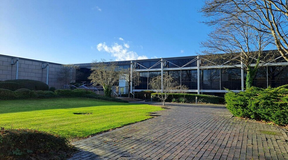 Worthing Rd, Southwater à louer - Photo du bâtiment - Image 3 de 7