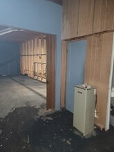 2522 E Truman Rd, Kansas City, MO for lease Interior Photo- Image 2 of 4