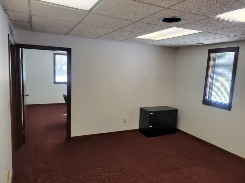 701 Lincolnway, Valparaiso, IN for lease - Interior Photo - Image 3 of 7