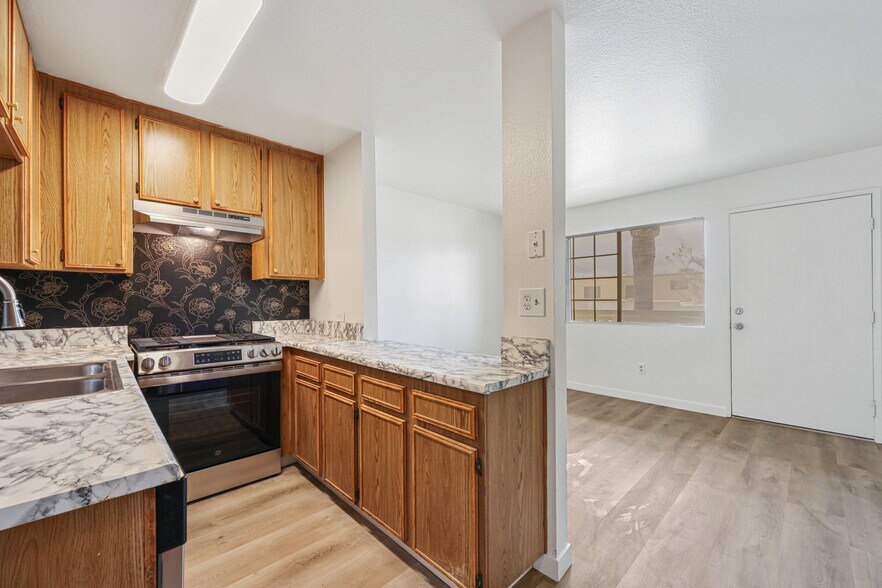 4655 33rd St, San Diego, CA à vendre - Photo du bâtiment - Image 3 de 26