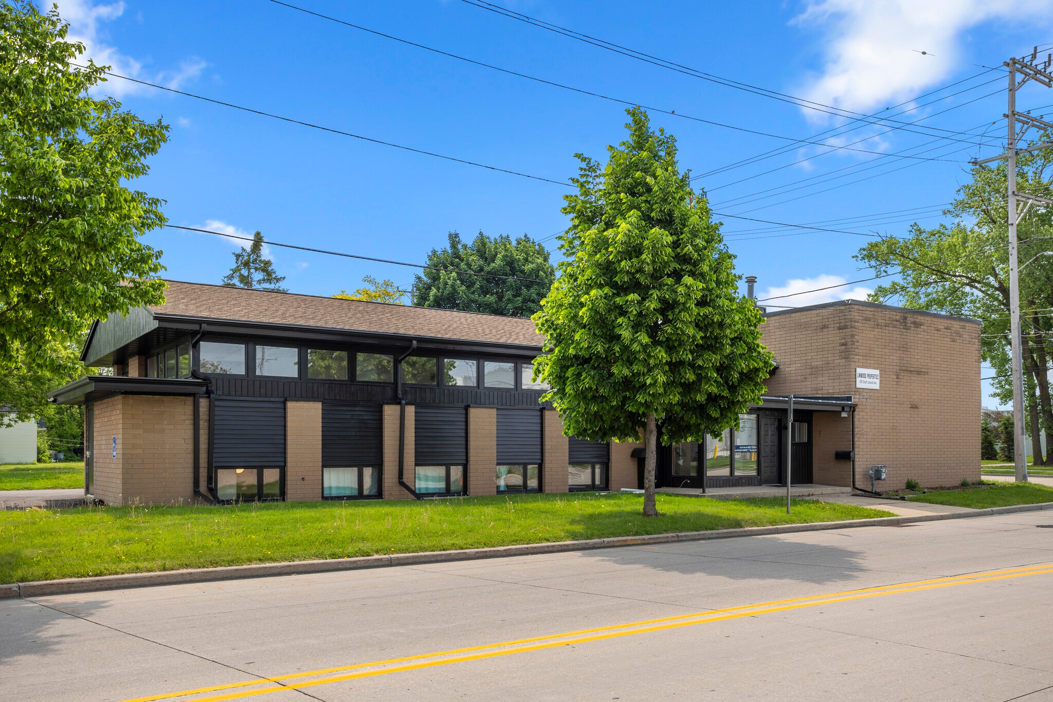 400 S Linwood Ave, Appleton, WI for sale Building Photo- Image 1 of 10