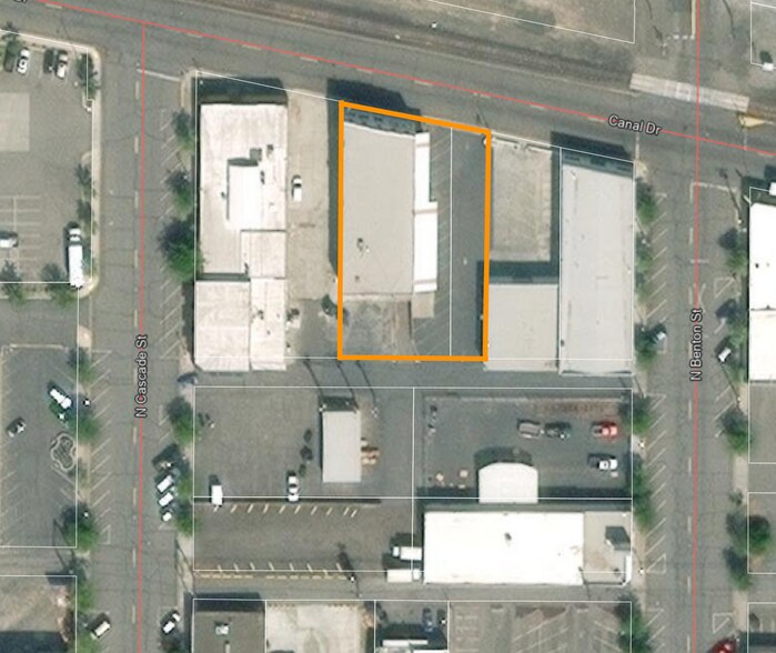 215 W Canal Dr, Kennewick, WA à vendre - Photo du bâtiment - Image 2 de 9