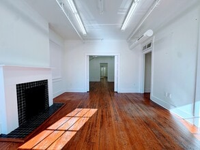 410 W Jones St, Savannah, GA for lease Interior Photo- Image 2 of 12
