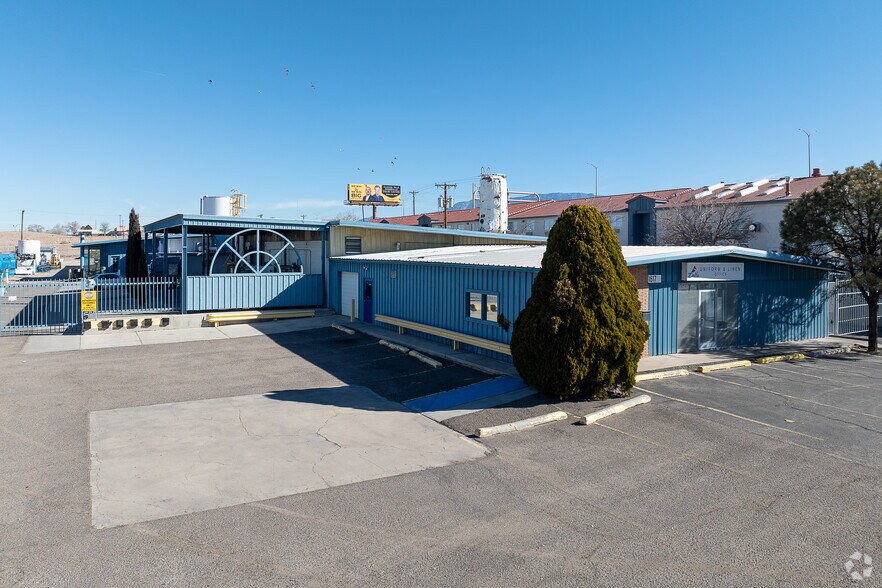 1617 Candelaria Rd NW, Albuquerque, NM à vendre - Photo principale - Image 1 de 3