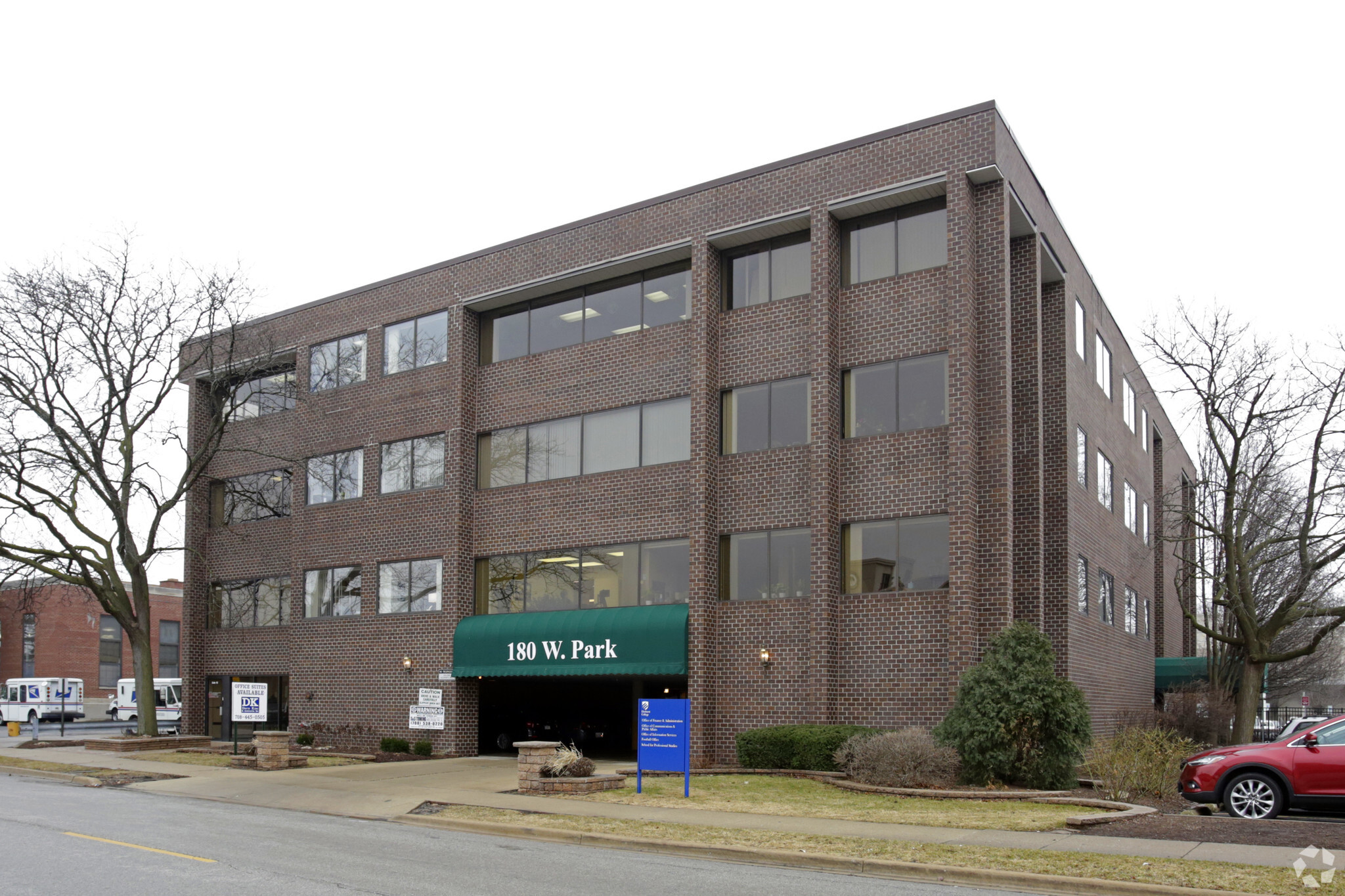 180 W Park Ave, Elmhurst, IL for lease Building Photo- Image 1 of 4