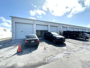 5149-5199 NE 12th Ave, Oakland Park, FL à louer Photo intérieure- Image 2 de 8