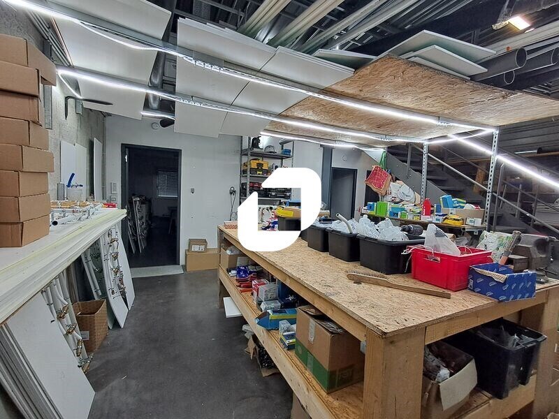 Flex in Cenon for lease Interior Photo- Image 1 of 10