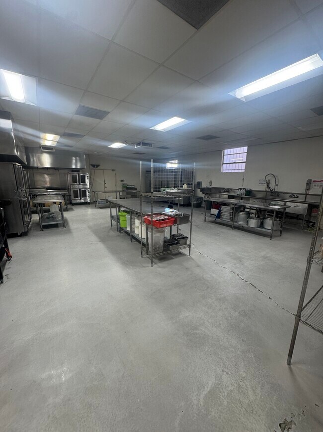 Plus de détails pour 7516 San Fernando Rd, Sun Valley, CA - Industriel à louer