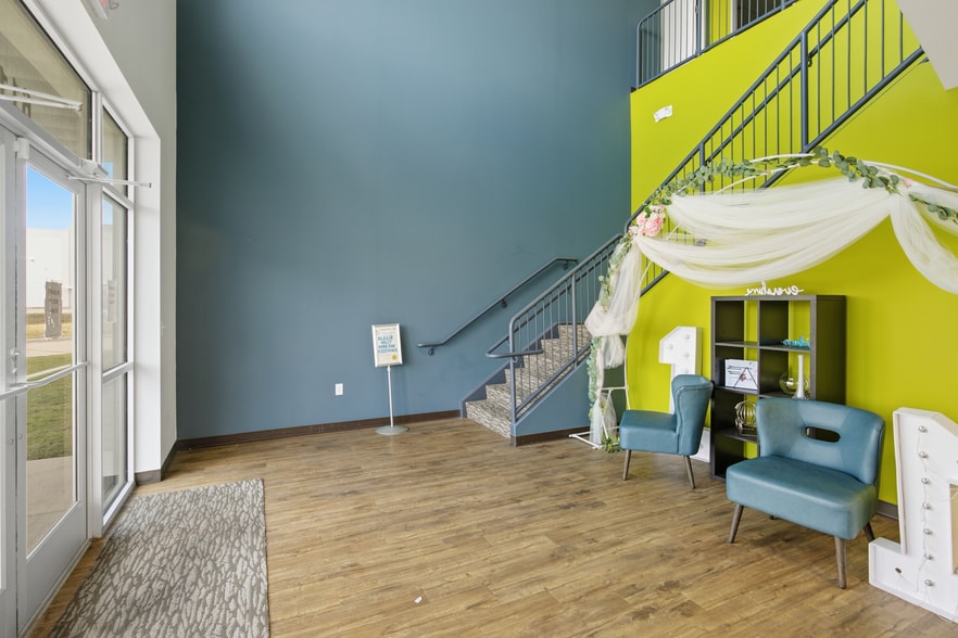 611 Choctaw Ln, Katy, TX for lease - Interior Photo - Image 3 of 16