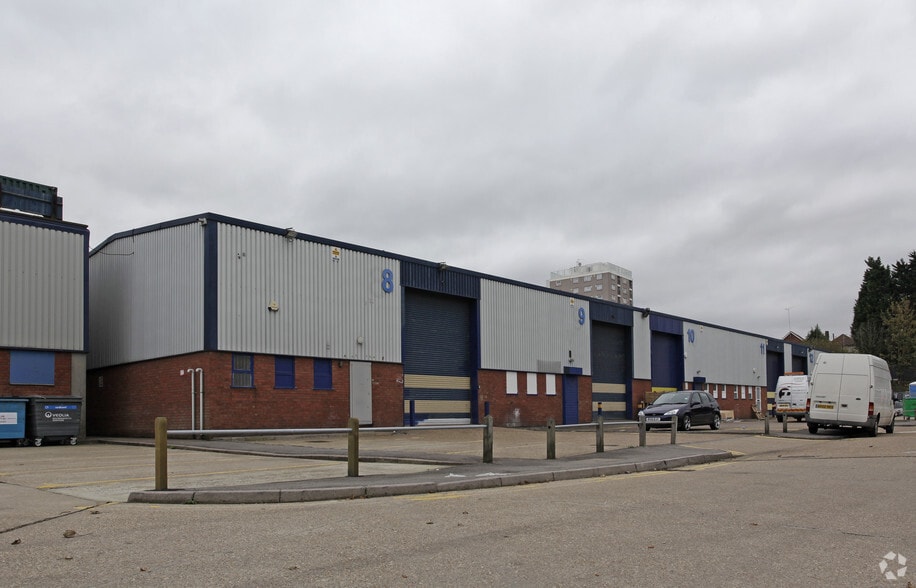 12 Northend Rd, Erith for lease - Primary Photo - Image 1 of 4