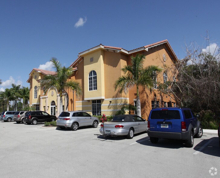 9470 Corkscrew Palms Cir, Estero, FL for lease - Building Photo - Image 3 of 8