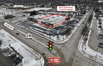 2811-2827 S Business Dr, Sheboygan, WI à louer Photo intérieure- Image 2 de 7