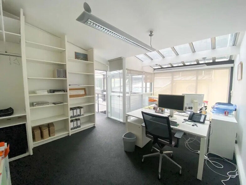 Bureau dans Paris à vendre - Photo du bâtiment - Image 3 de 9