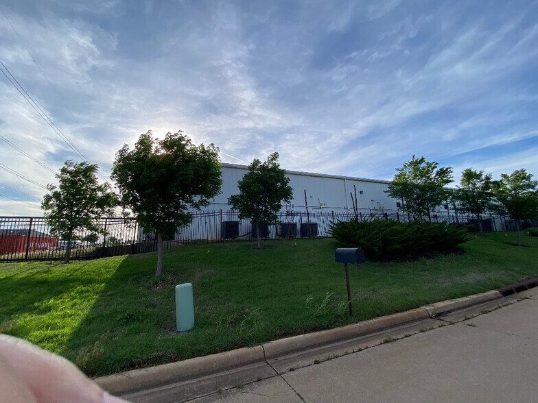 4204 28th Ave NW, Norman, OK à louer - Photo du bâtiment - Image 2 de 18
