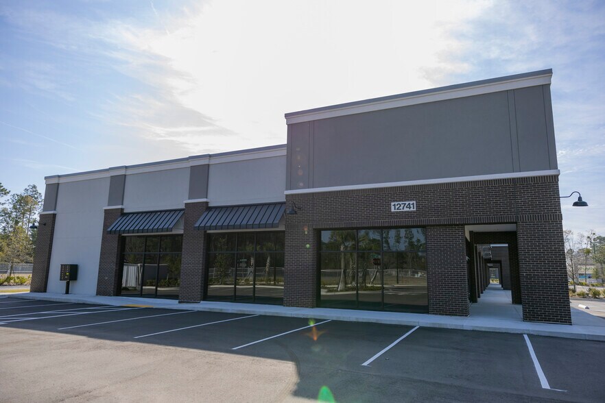 12741 Yellow Bluff Rd, Jacksonville, FL à louer - Photo du bâtiment - Image 3 de 5