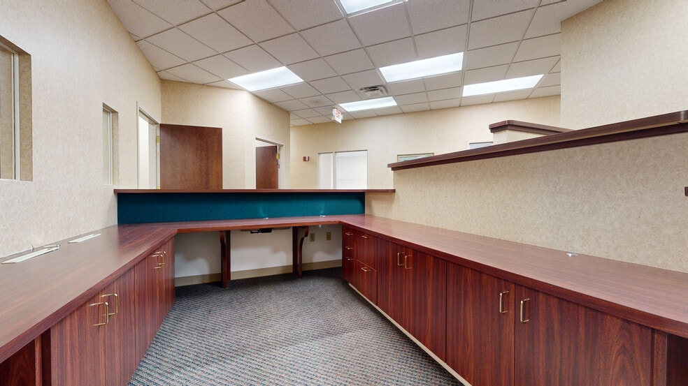 205 W Market St, Lima, OH for sale - Matterport 3D Scan - Image 3 of 44