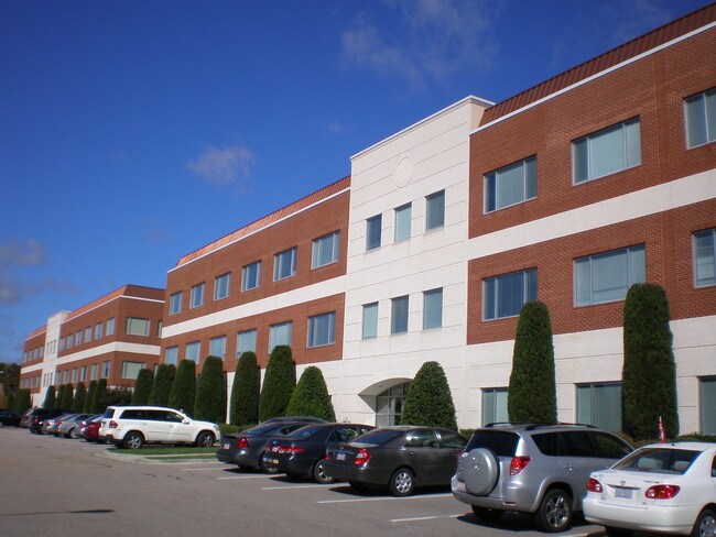 Plus de détails pour 343 E Six Forks Rd, Raleigh, NC - Bureau à louer