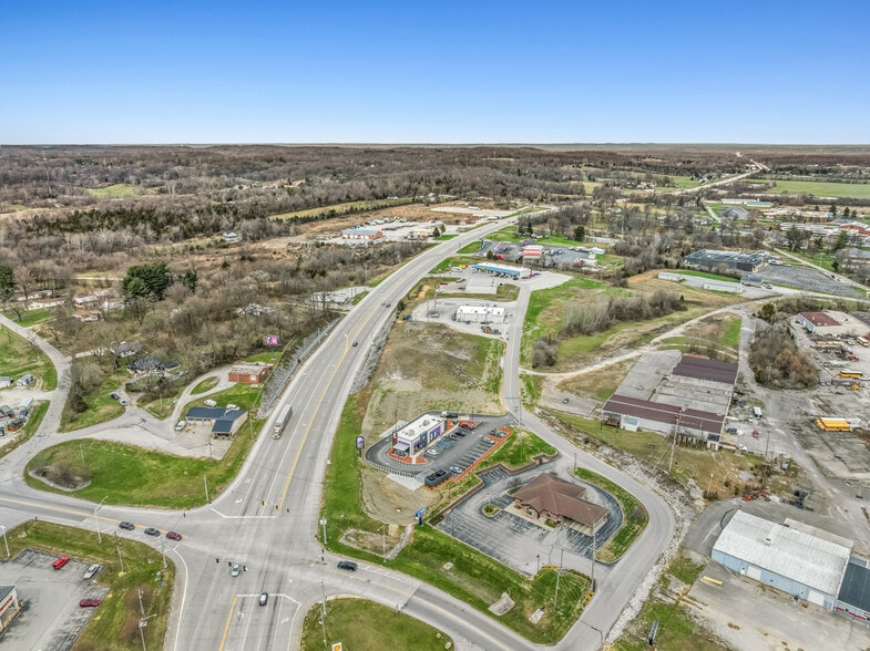 1504 Wilkins Way, Mitchell, IN à vendre - Aérien - Image 3 de 6