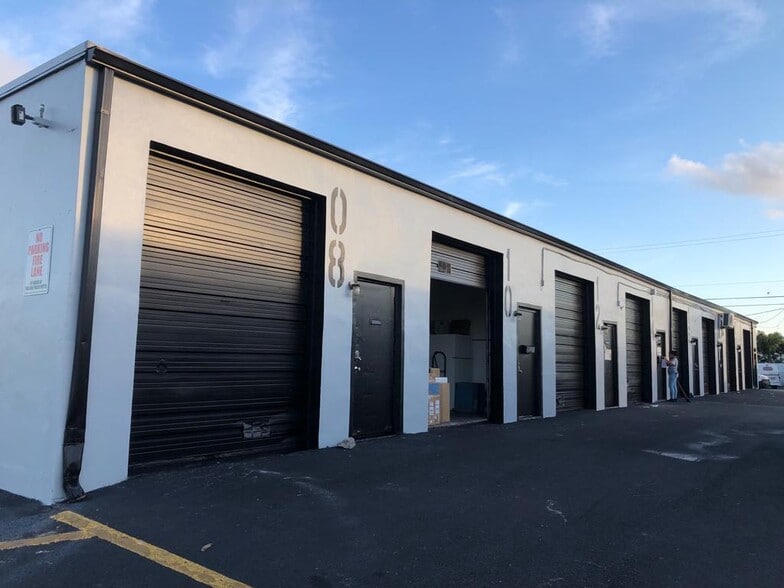 5615 NW 8th St, Margate, FL for sale - Building Photo - Image 3 of 16