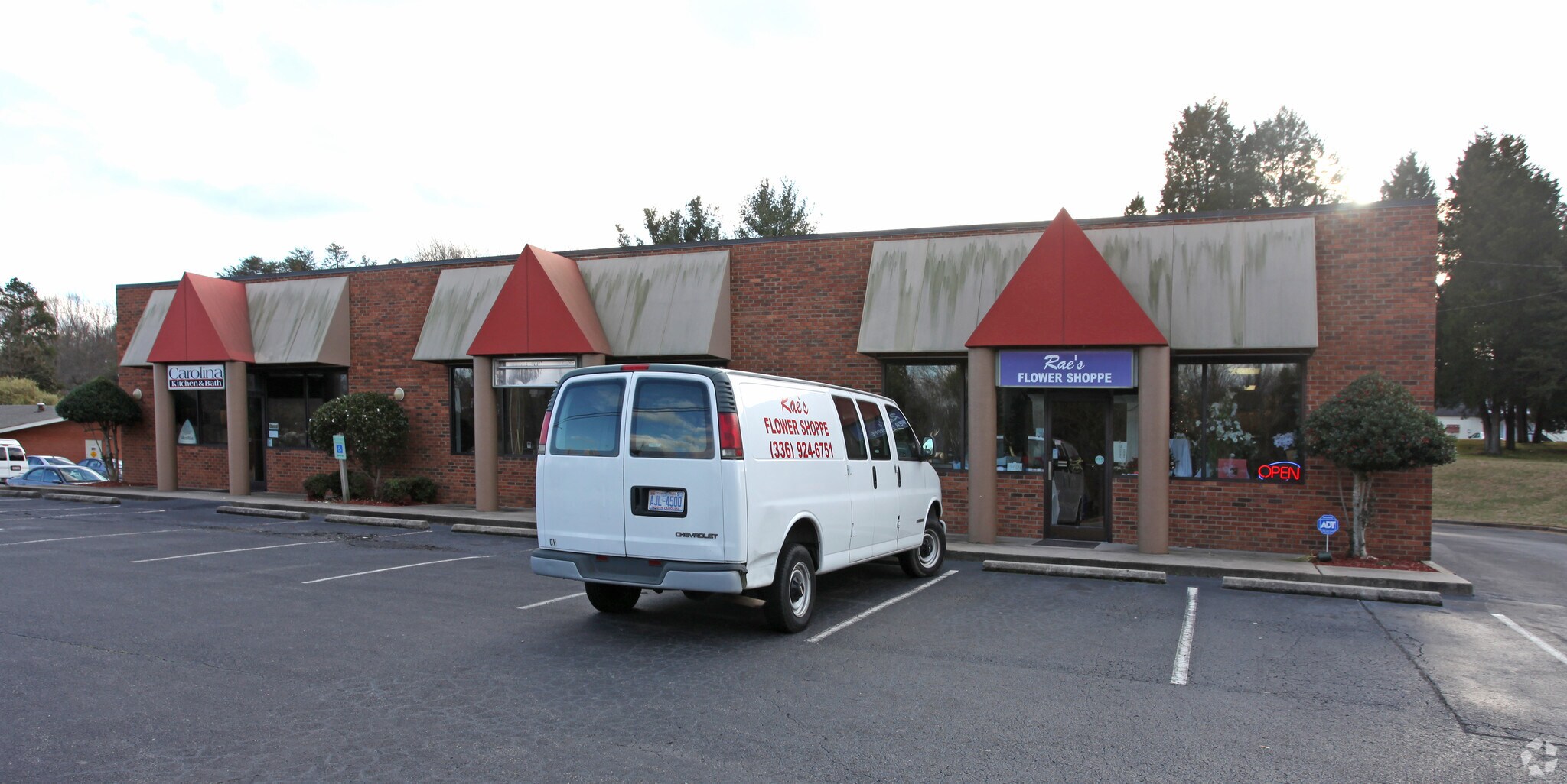3748 Reynolda Rd, Winston-Salem, NC for lease Primary Photo- Image 1 of 12