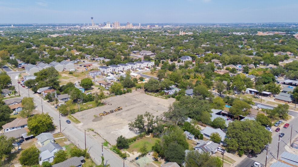 1349 Essex st, San Antonio, TX for sale - Building Photo - Image 2 of 4