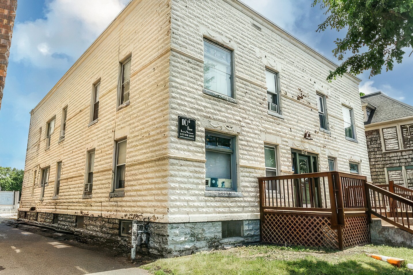 2715 Hennepin Ave, Minneapolis, MN à vendre Photo du bâtiment- Image 1 de 2