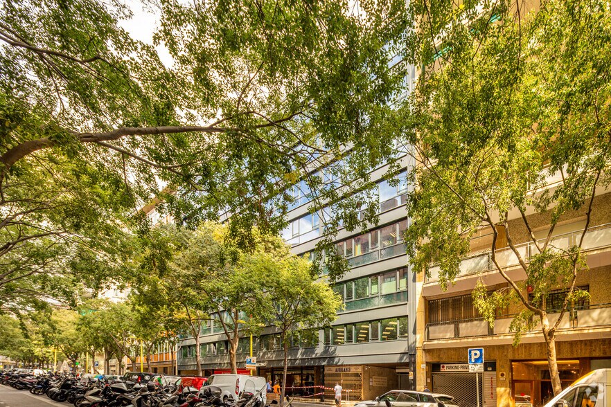 Carrer de Tuset, 20, Barcelona, Barcelona à louer - Photo du b timent - Image 1 de 7